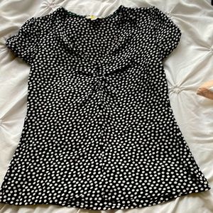 Short sleeve Boden top.  Size 6 runs small.  Great condition.